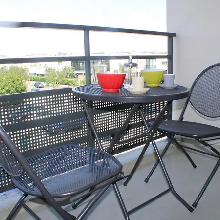 Cosy And Quiet Flat Close To Disneyland Paris Montevrain